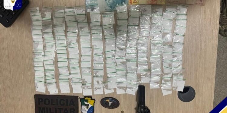 Polícia Militar prende dois homens por porte ilegal de arma de fogo e tráfico de drogas em Nossa Senhora da Glória