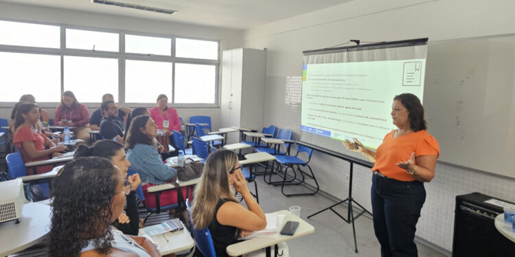 Saúde reforça combate à tuberculose com avaliação de indicadores e capacitação