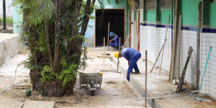 Obras em escolas da rede pública estadual continuam em ritmo acelerado em Aracaju
