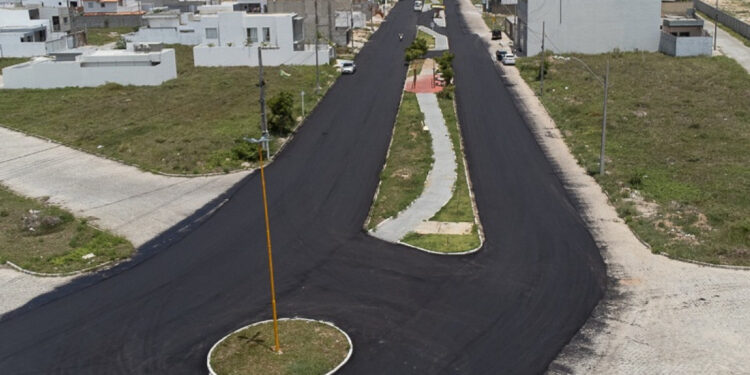 Governo do Estado conclui pavimentação asfáltica em loteamento na Barra dos Coqueiros