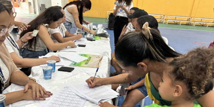 Secretaria da Assistência Social entrega Cartões CMais em oito municípios sergipanos e fortalece segurança alimentar