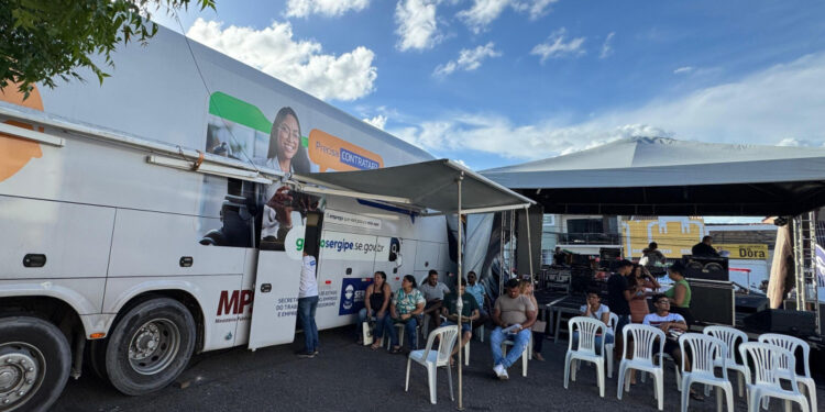 Governo realiza mutirão de emprego na Barra dos Coqueiros