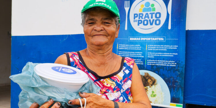 ‘Prato do Povo’ alcança marco de 1 milhão de refeições entregues em Sergipe