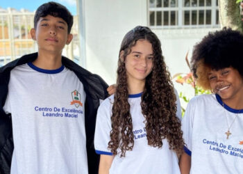 Kits escolares são entregues às escolas da rede estadual por meio do Profin