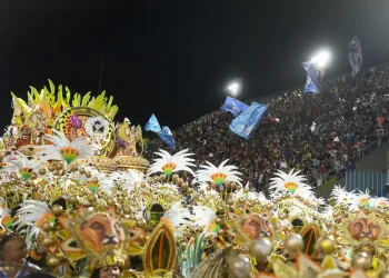 Beija-flor conquista o 15º título do carnaval do Rio de Janeiro