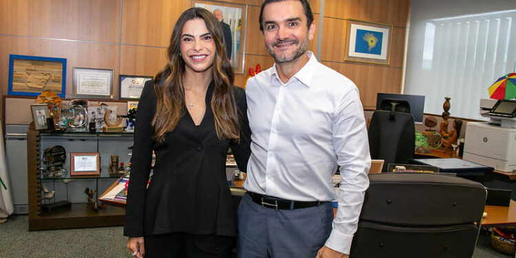 Como presidente da Comissão de Integração Nacional, Yandra Moura se reúne com o ministro do Turismo para discutir desenvolvimento regional