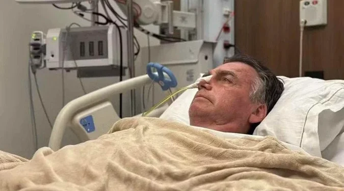 Em segundo dia na UTI, Bolsonaro realiza fisioterapia e segue estável; ainda não há previsão de alta