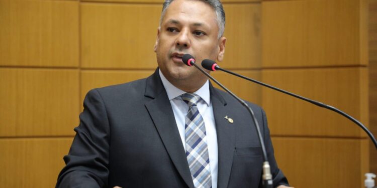 Deputado Ibrian de Valmir destaca investimentos para educação em Lagarto