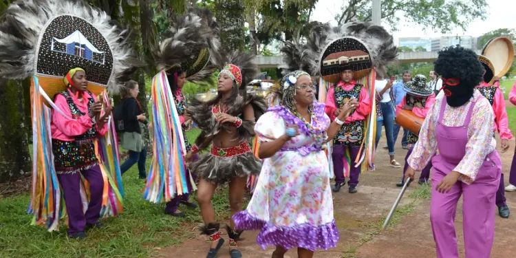 Política Aldir Blanc investirá R$ 12 bilhões em cultura em quatro anos