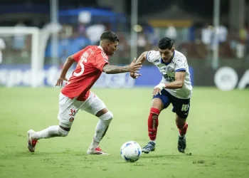 Bahia sai na frente, mas Inter arranca o empate e frustra retorno tricolor à Libertadores