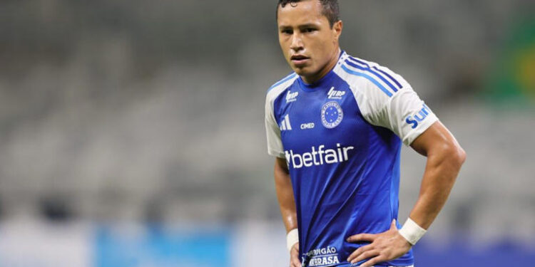 Cruzeiro faz acordo com Grêmio e contrato de Marlon ganha atualização com minuta milionária