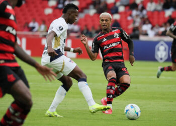 Fla sofre em Quito, mas segura empate com a LDU