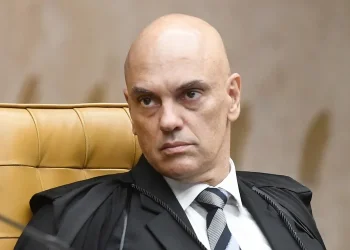 Moraes dá 48 horas para defesa de Collor entregar laudos que comprovem problemas de saúde