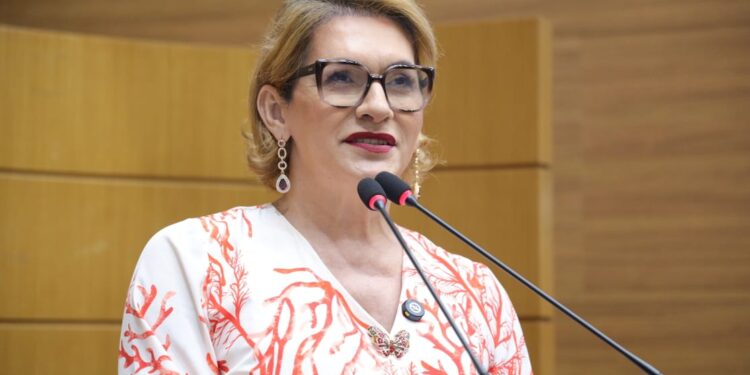 “Estou sendo vítima de ataques sistemáticos”, denuncia Linda Brasil