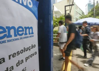 Enem: prazo para pedir isenção da inscrição é ampliado para 2 de maio