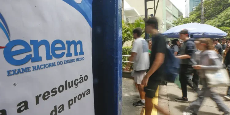 Enem: prazo para pedir isenção da inscrição é ampliado para 2 de maio