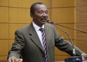 Deputado celebra decisão suspendendo resolução do Conselho de Farmácia