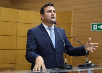 Marcos Oliveira critica aumento na alíquota do ICMS sobre produtos importados