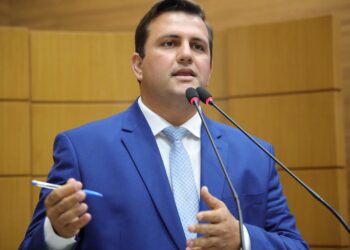 Marcos Oliveira cobra telas na ponte do Vaza-Barris e liberação de emendas