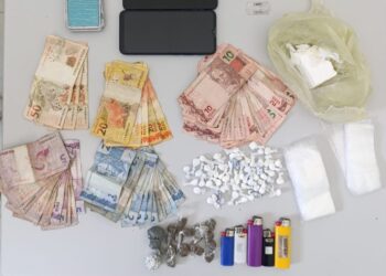 Polícia Civil prende mulher em flagrante por tráfico de drogas em Umbaúba