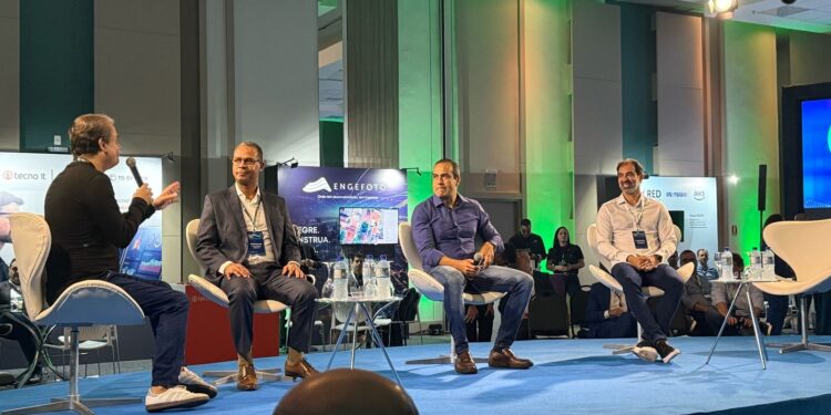 Socorro prestigia Smart Gov e busca inovações para o município