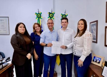 Assinada ordem de serviço para reforma  da praça Alameda das Árvores, no Eduardo Gomes