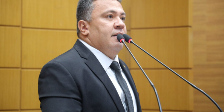 Kaká Santos destaca avanços da UPA de Tobias Barreto