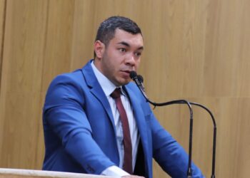Levi Oliveira tem PL sobre desafetação de área pública no bairro Luzia sancionado pela Prefeita Emília Corrêa