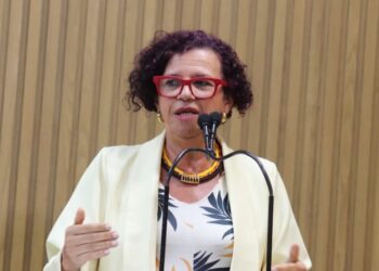 Sonia Meire denuncia descaso com a limpeza urbana em Aracaju