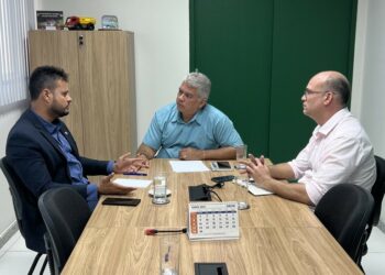 Vereador Anderson de Tuca leva demandas da população à SMTT