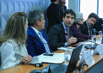 Apostadores destinam até R$ 30 bi por mês a bets, informa BC