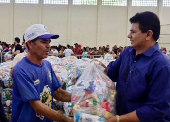 Prefeitura de Itabaiana distribui mais de 5 mil cestas básicas e peixe na cidade e nos povoados