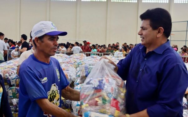 Prefeitura de Itabaiana distribui mais de 5 mil cestas básicas e peixe na cidade e nos povoados