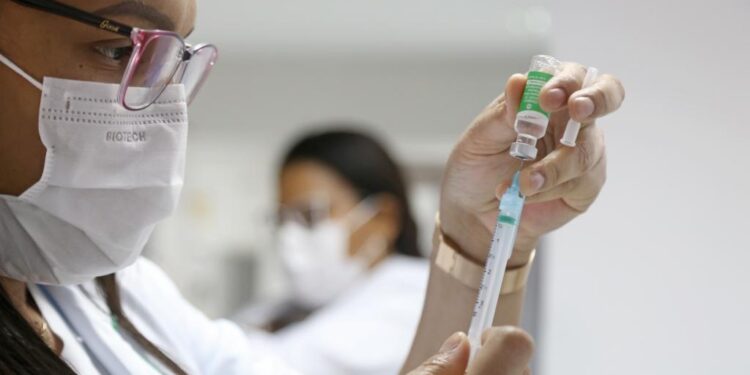 Saúde: Dia D de Mobilização busca vacinar adolescentes de 15 a 19 anos contra o HPV em Aracaju