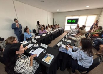 Ainda em Brasília, Emília Corrêa participa de encontro da Comissão Nacional de Prefeitas e defende protagonismo feminino em políticas públicas