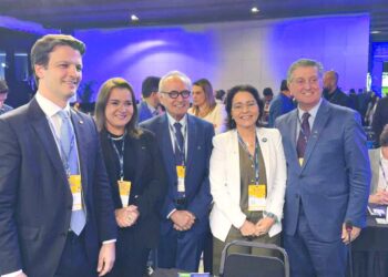 Em Brasília, Emília Corrêa representa Aracaju na reunião da Frente Nacional de Prefeitas e Prefeitos