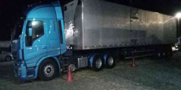 Polícia Militar apreende carga de cigarros em Cristinápolis