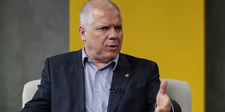 Presidente do INSS é exonerado após suspeita de fraudes 