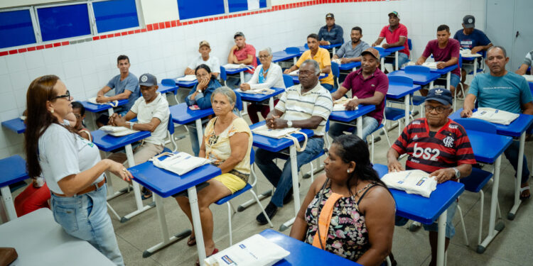 Programa Alfabetiza Sergipe amplia acesso à educação a mais de quatro mil pessoas em todo o estado