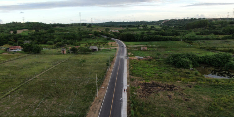Moradores de Santo Amaro das Brotas e de municípios do Leste sergipano comemoram obras realizadas pelo Governo