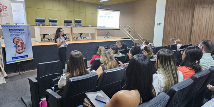 Profissionais da saúde participam de workshop sobre prevenção e cuidados com a doença renal crônica