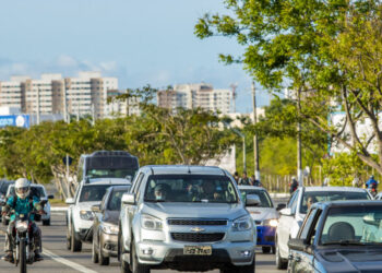 Proprietários de veículos com placas finais 1 e 2 têm até 30 de abril para realizar o pagamento do licenciamento