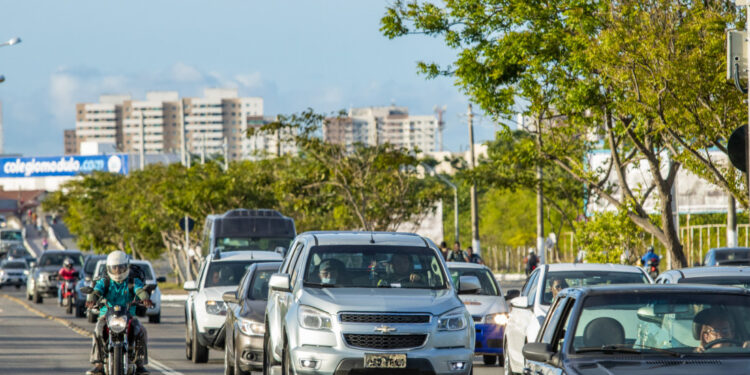 Proprietários de veículos com placas finais 1 e 2 têm até 30 de abril para realizar o pagamento do licenciamento