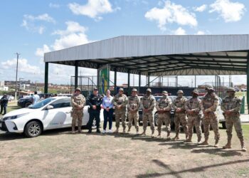 Em evento comemorativo da PM/SE, Delegada Katarina entrega viatura e recebe medalha “Guerreiro da Caatinga”