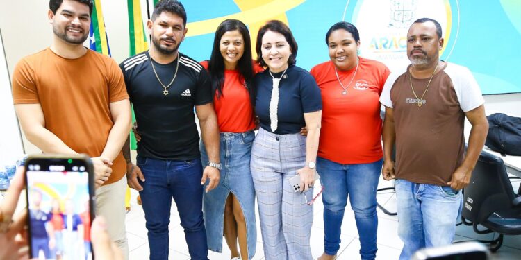 Maurício Maravilha participa de reunião com coordenação da Ocupação Valdice Teles
