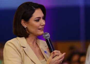 Michelle pode ser aposta do bolsonarismo para eleições presidenciais de 2026