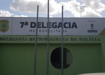 Polícia Civil prende mulher investigada por aplicar golpes em aposentados usando contas de laranjas em Aracaju