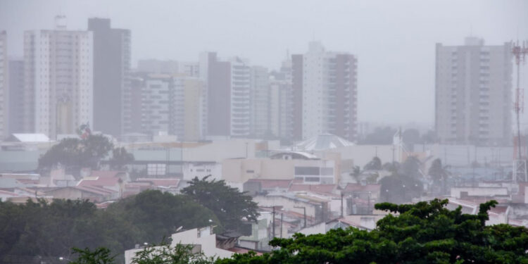 Sergipe permanece com previsão de chuvas intensas