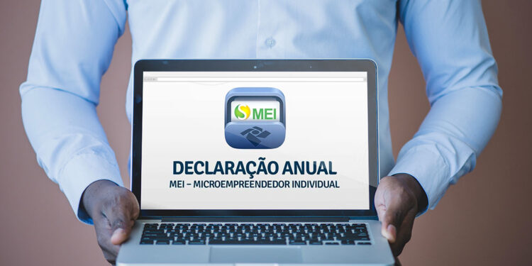 Prazo para entrega da Declaração Anual do MEI termina neste sábado (31); atraso pode gerar multa