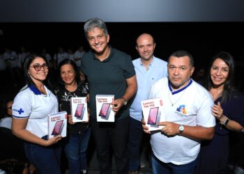 Prefeitura entrega tablets a agentes comunitários de saúde de Nossa Senhora do Socorro